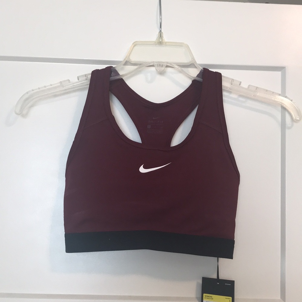 NIKE Swoosh Sports Bra